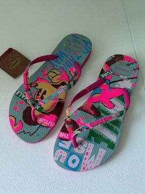 Havaianas WomenSize 7/8 Disney Graphic Tropical Flip Flop Sandals Cruise Beach